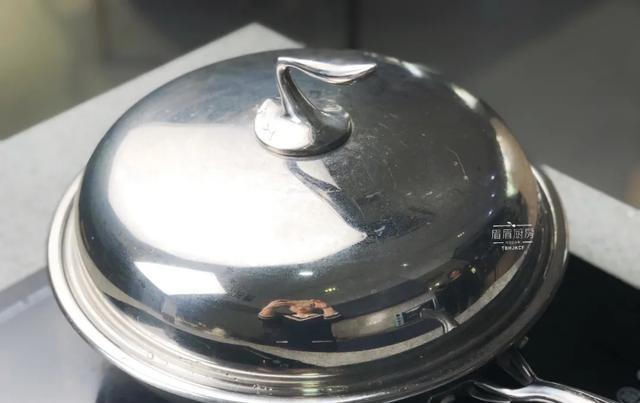  适量|早餐鸡蛋这样吃最美味，不加一滴水，两面煎一煎，简单三步就搞定