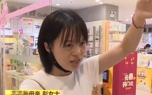  商场|女童在商场玩耍，被小火车碾压，网友：商场怎么会有火车？