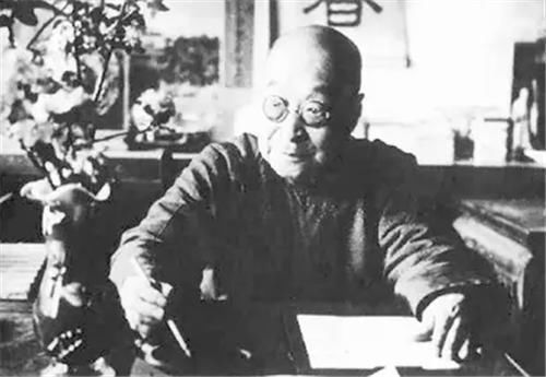 近代|中国近代第一中医，一生挽救无数人，晚年把10张秘方无偿捐给国家