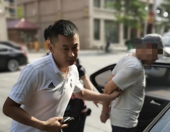  齐齐哈尔市|齐齐哈尔市公安局昂昂溪分局连续抓获3名逃犯，“云剑行动”再传捷报！