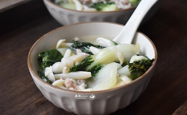 简单|入秋了，用3个食材煮这汤，做法简单鲜美又滋润，隔三差五就会做