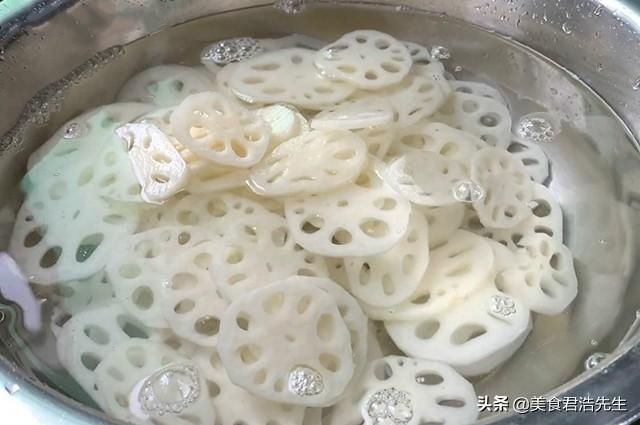  受欢迎|天热凉拌菜更受欢迎，这道凉拌菜做法，酸辣脆爽，美味又下饭