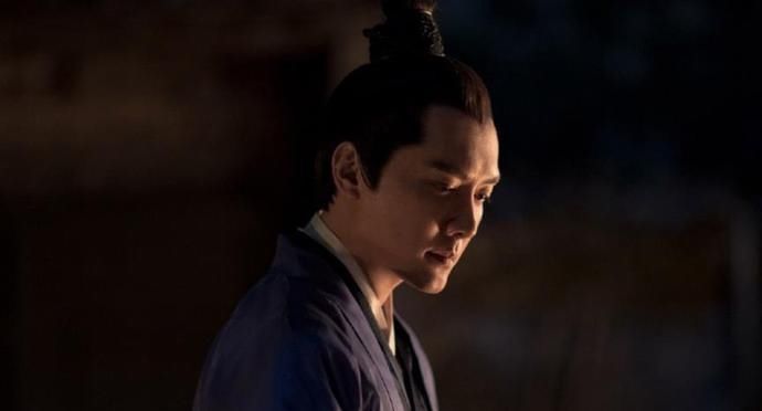 帮忙|42岁冯绍峰再接古偶剧被群嘲，因赵丽颖帮忙介绍，才勉强接受？