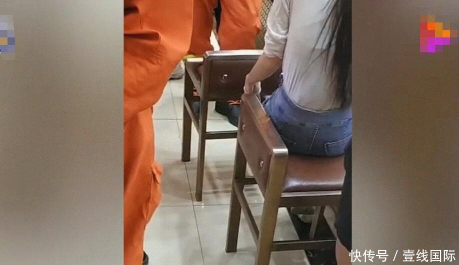 当场|真·一锤子买卖！广州一女子试戴玉镯被卡，当场买下并让消防员敲碎