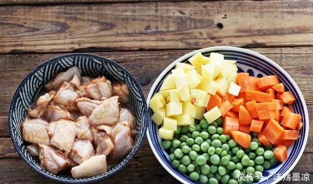 发愁|天热吃啥不发愁,厨房小白也能做好的焖饭,食材百搭,米粒分明