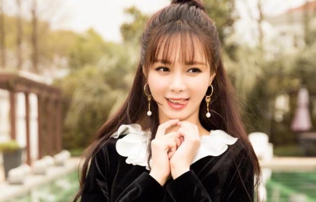 董卿|董卿卸妆后，沈梦辰卸妆后，玲花卸妆后、网友：真没眼看啊！