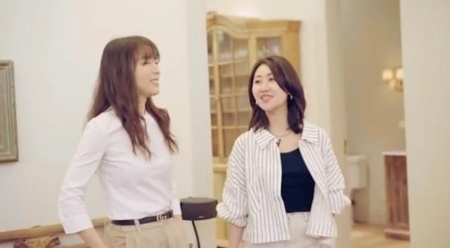  不想|张静初豪宅首次曝光！摆满古董品味高级，好友惊叹：不想出门了