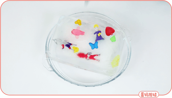 人人|人人家里都有的冰块,很适合做早教游戏,宝宝越玩越聪明