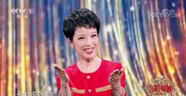  黄薇|继“中老年之友”和女特型演员后，56岁的央视主持人黄薇又添新身份