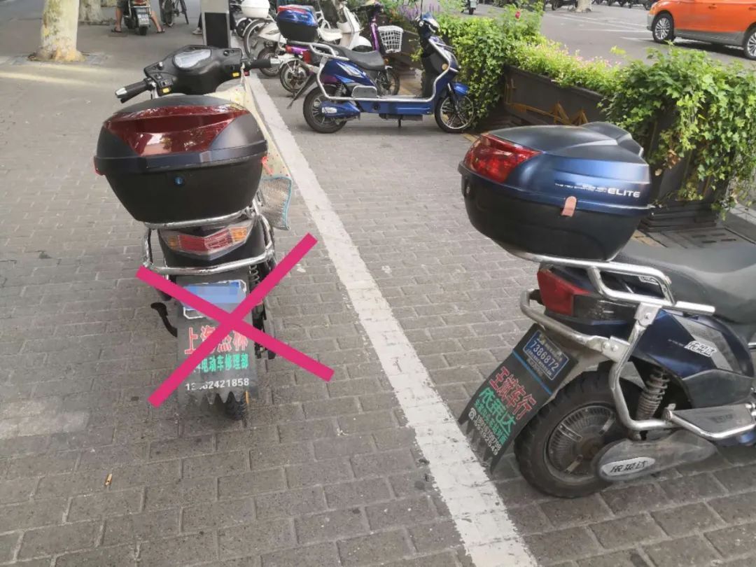 崇明|创城进行时丨崇明交警严查交通违法，提醒市民人人争做文明交通参与者