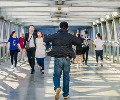 爽文|一篇爽文：天降正义！