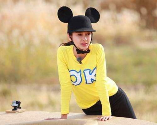  中餐厅|《中餐厅》通过赵丽颖看娱乐圈双标，baby产后4个月复出被群嘲