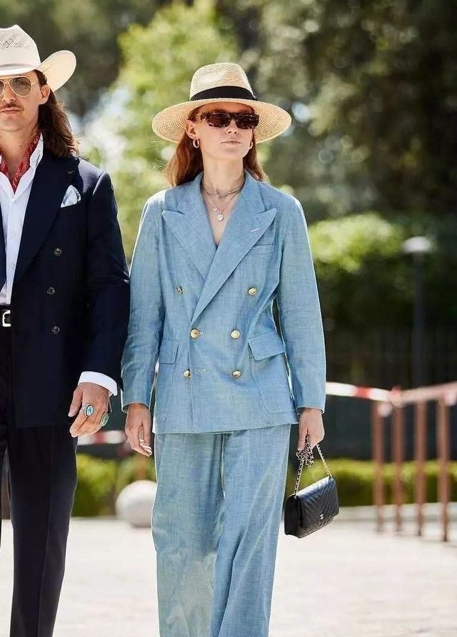  显白|黑黄皮就不能随心所欲穿衣？参考佟丽娅的选色技巧，让你显白N倍