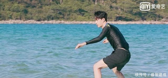 上热|王一博冲浪一次成功上热搜了?是怎么回事?