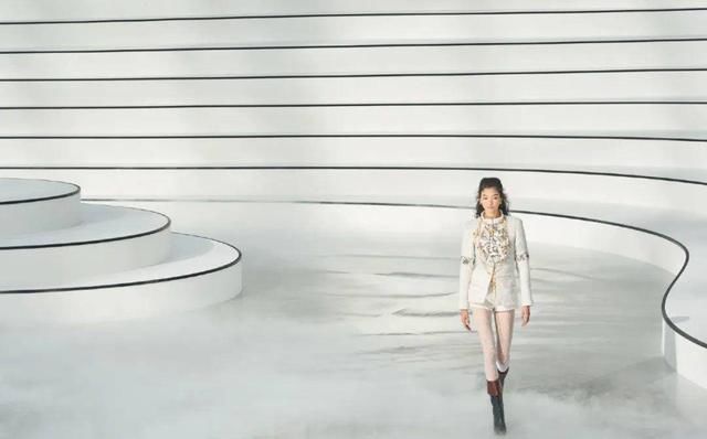 香奈儿|拿什么配香奈儿 顶流时尚大咖都会选TA