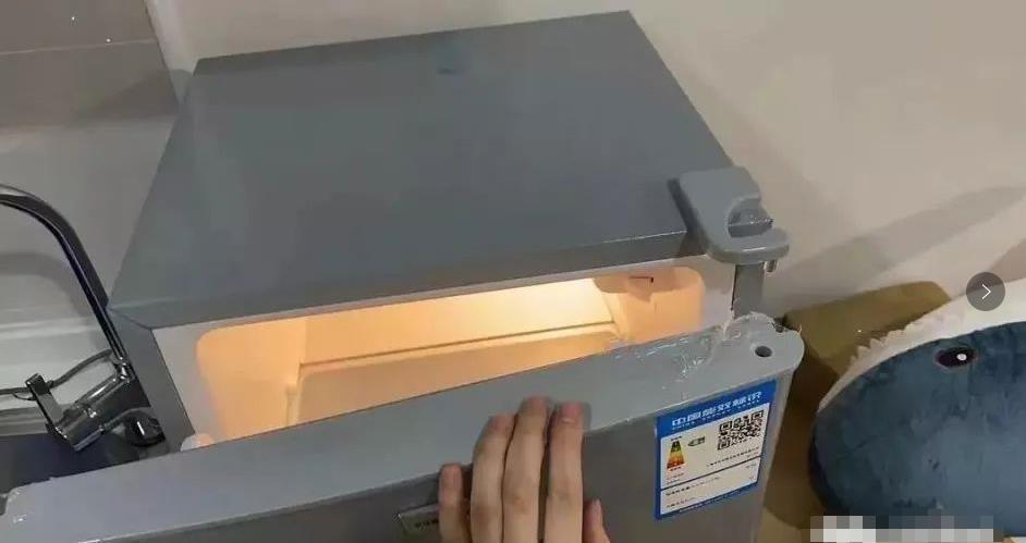 打开|以为女友家只是一般富裕,直到打开他爸的U盘...我懵了,哈哈哈