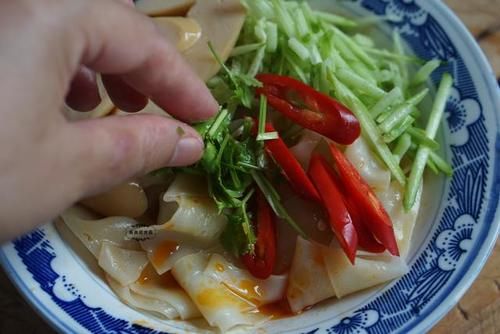 不胖|面条米粉靠边站,8月晚餐锁定它,低热量超简单,多吃也不胖