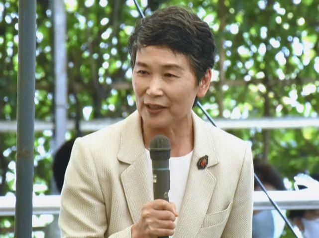 亮相|日本新第一夫人亮相，短发素颜气质淡雅，58岁安倍昭惠穿花衣惊艳