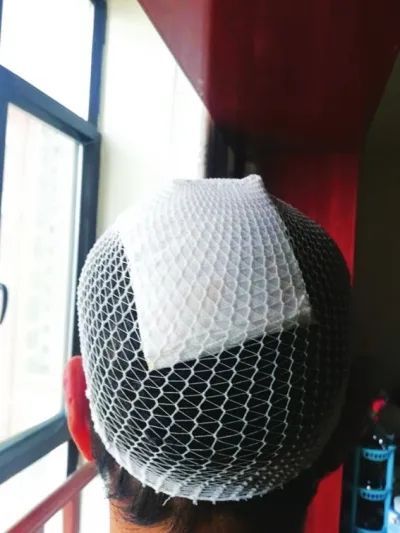 跑腿|记者跑腿 | 走得好好的,突然从天而降一块砖……