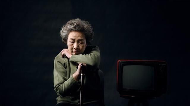  不易|60岁后，常保持这一睡姿的人，往往不易患老年痴呆症，看你是吗？