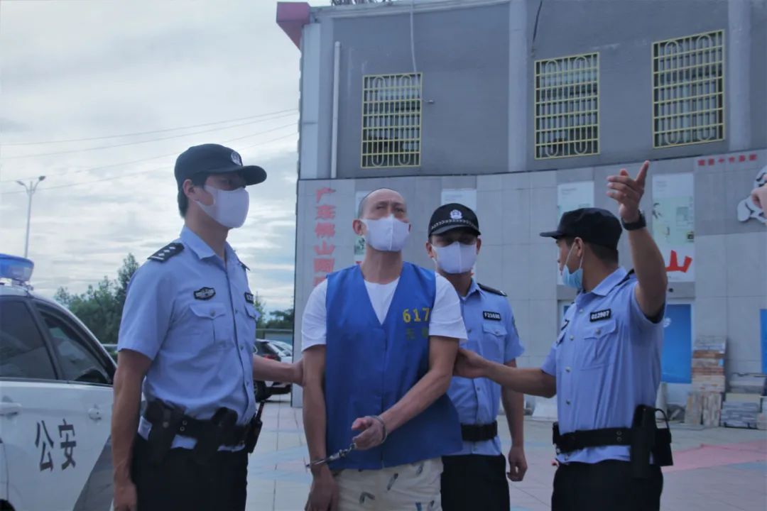  押解|南陵警方押解2020.6.10专案主要犯罪嫌疑人公开指认现场