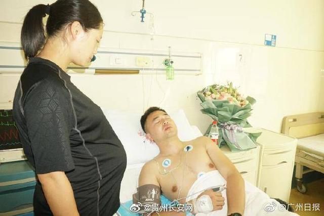  陈阳阳|“难受”，公交坠湖后路过救人法警回忆细节太揪心！网友：救人者真英雄