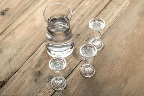 喜欢|为什么大部分中国人喜欢喝白酒,而不是喝红酒?