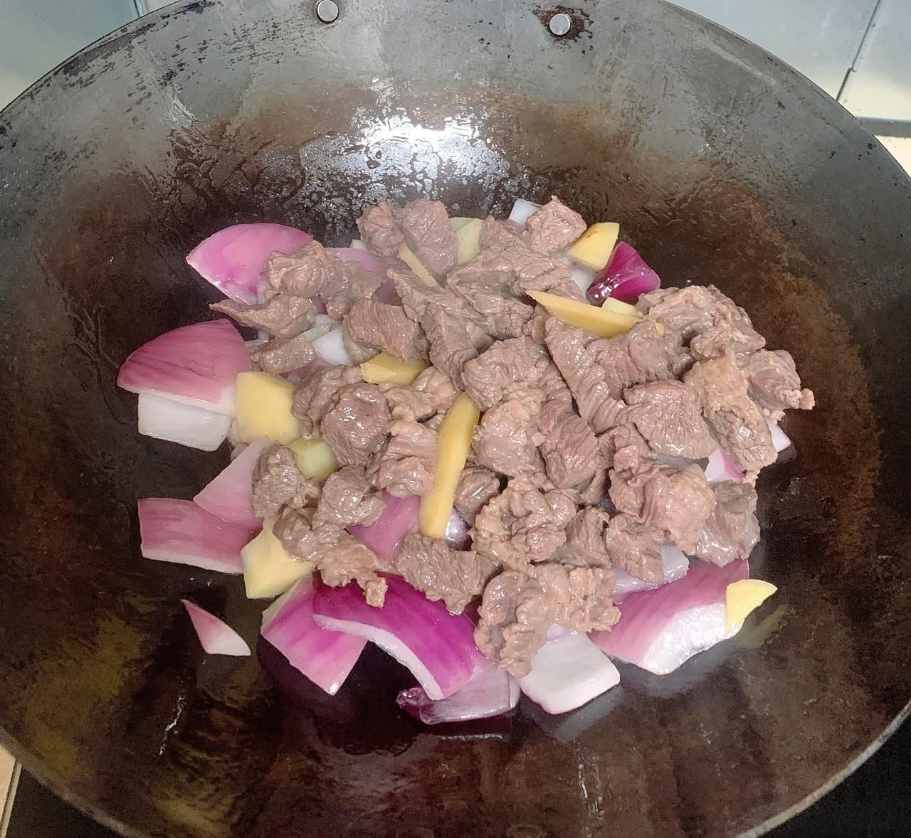  牛肉|咖喱牛肉，这样做，有种不一样的牛肉味道