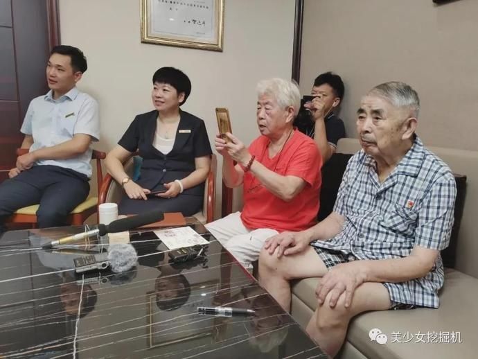 黑发|从清华女神到护国女将军，54岁黑发变白发，全国都为她湿了眼眶…