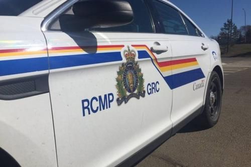  全程|夫妇游泳时被水流冲走身亡，三个年幼子女在岸上目睹全程