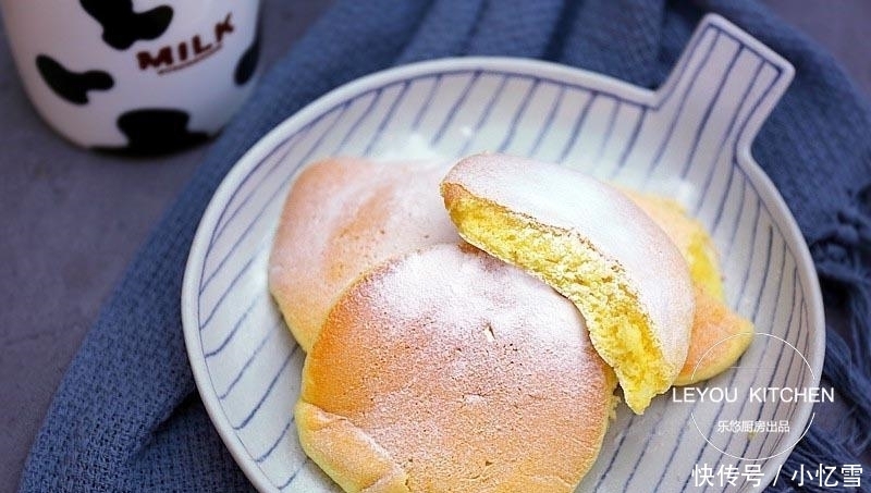 咬一口|比蛋糕给还松软的早餐饼, 不用和面, 孩子咬一口就喜欢