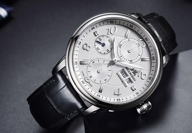  中餐厅|张亮《中餐厅》佩戴腕表，简约穿搭尽显模特独有气质