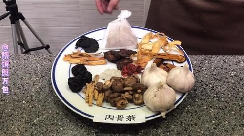 马来西亚|分享一道马来西亚传统特色美食肉骨茶的制作方法