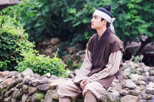  偶像|想要做演员的偶像，就应该被一棒子打死吗？