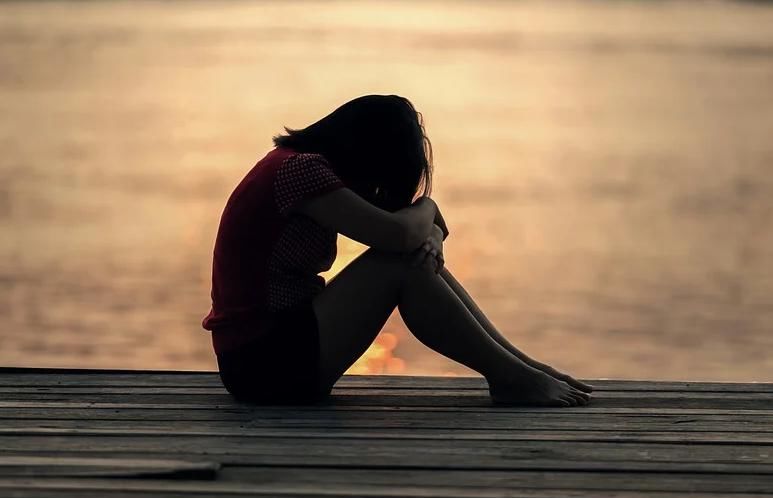 爸爸|73岁大爷迎娶高中女孩，女儿查明真相断绝关系：爸爸我看错了你