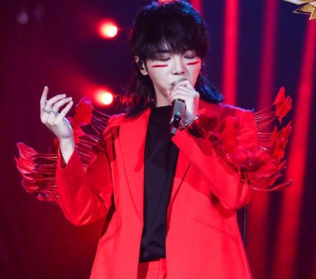 经典|华晨宇翻唱的《山海》,累计播放率突破10亿,成就难以磨灭的经典