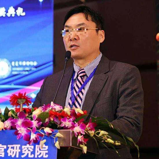  力证|鲍毓明用假身份证力证女方18岁，两人相约结婚，李星星：男方情感诈骗！