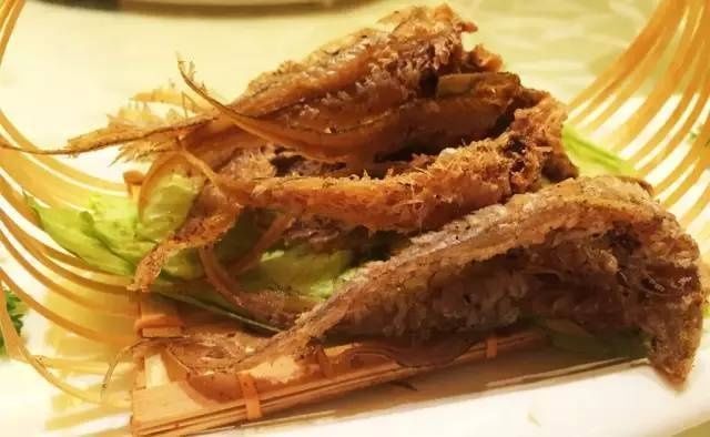 胡椒粉|油炸猪皮汤,酥炸小黄花鱼,红烧带鱼,剁椒排骨的做法