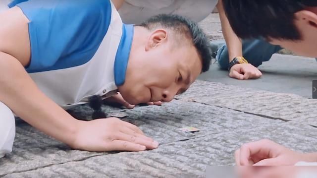  框录|相差34岁，胡军、黄明昊同框录综艺，黄明昊：我叫什么？