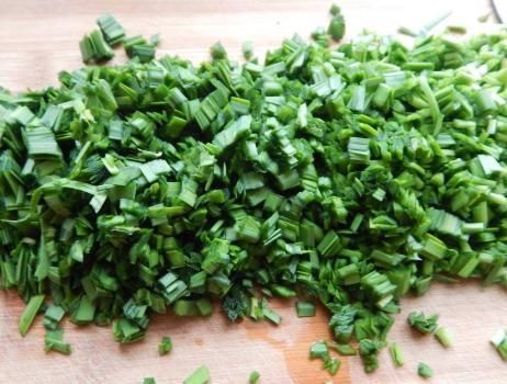 特鲜|韭菜这吃法火了,不炒菜不包饺子,卷一卷蒸一蒸,出锅香软特鲜