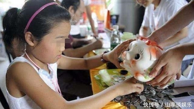  上门|6岁男孩50元只买回一袋盐，亲妈上门讨说法，收银员：自己看监控