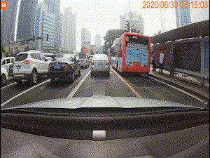 车主|已有人被抓拍举报！鲁F、鲁Y车主请注意：这种车道不能占