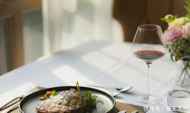 酒友|喝葡萄酒时经常被忽略的4个小细节,我猜你最多知道1个!