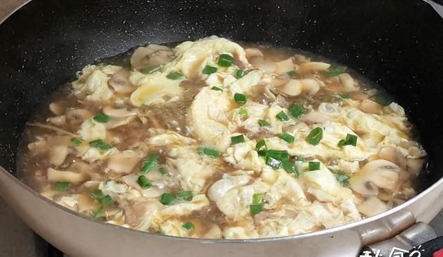 筋道|“手擀面”怎么做才能爽滑、筋道、有嚼劲?方法、配料,都在这里