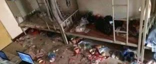 学生|班主任“突袭查寝”，新奇玩意一个比一个奇葩，称这届学生是能人