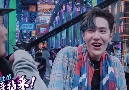  舞者|张艺兴跳krump的时候，有谁注意评审与职业舞者的表情，太真实了