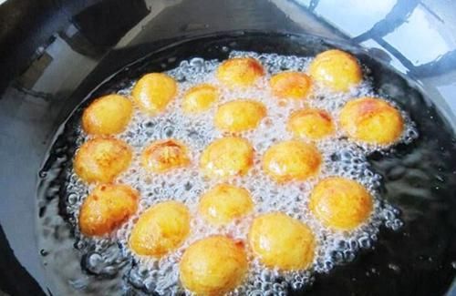 最爱|土豆别再炒土豆丝了,这种做法才是孩子最爱的,一口一个酥脆鲜美