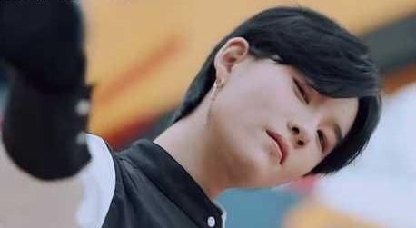 代表|《青春有你2》刘雨昕,你中性打扮凭什么能代表女团C位出道