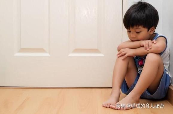  吃饭|宝宝不吃饭怎么办？奶奶一招解决，网友：真是硬核奶奶