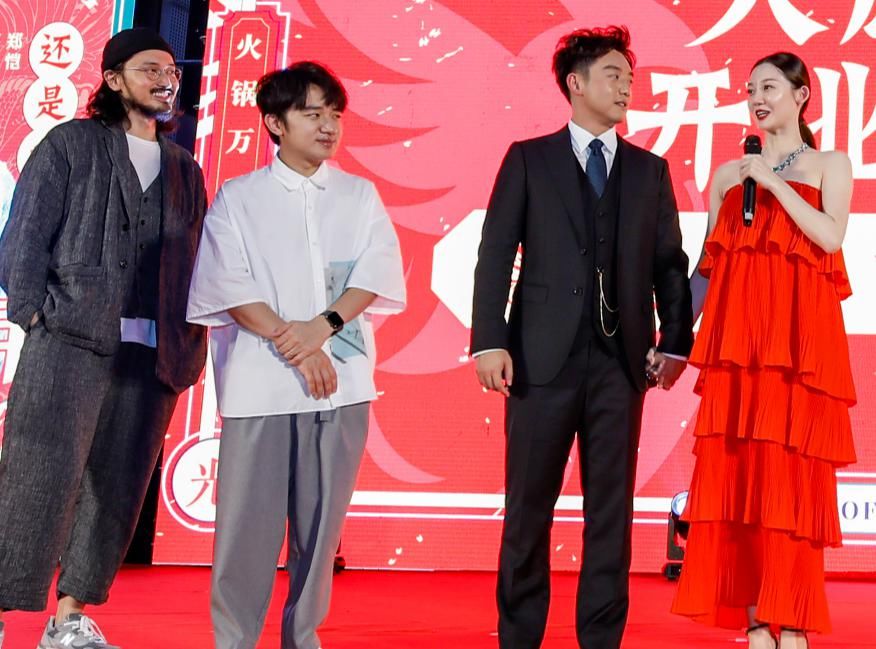  离开|跑男团成员离开后都有联系，唯独除了他，难怪是跑男最违和mc